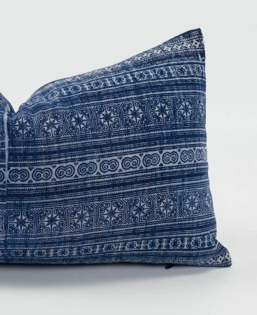 Rich indigo hues abound on this accent cushion cover.